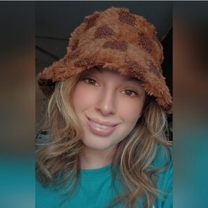 The Snug Aura Bucket Hat - Toffee Glow